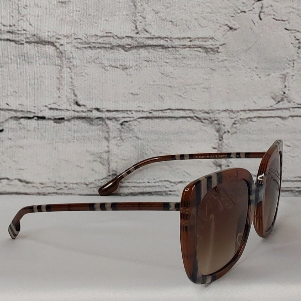 BURBERRY 'CAROLL' SQUARE LENS FULL~RIM SUNGLASSES SIGNATURE BRITISH CHECKERED - Picture 4 of 16